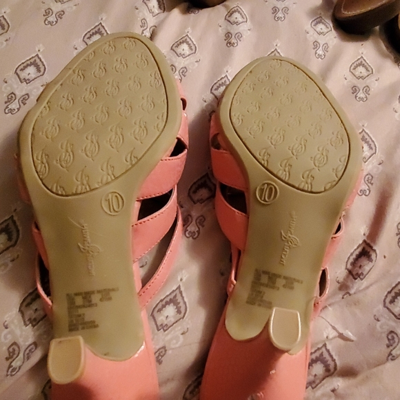 Heels - Picture 5 of 8